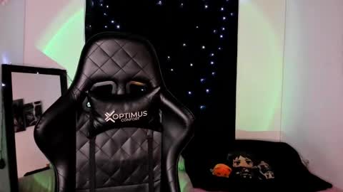 Willow                      Hours 12pm to 630pm Colombian time FRIDAY AND SUNDAY FREE DAYS online show from 26, 2, 2025