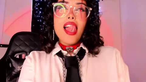 Willow                      Hours 12pm to 630pm Colombian time FRIDAY AND SUNDAY FREE DAYS online show from 1, 3, 2025