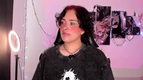 Willow                      Hours 12pm to 630pm Colombian time FRIDAY AND SUNDAY FREE DAYS online show from 9, 9, 2025