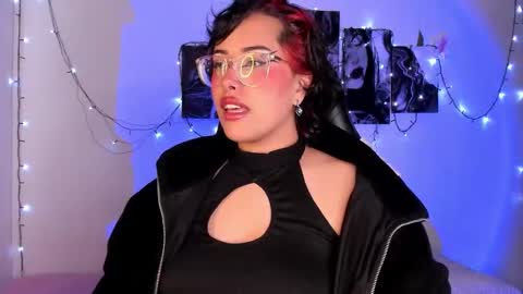 Willow                      Hours 12pm to 630pm Colombian time FRIDAY AND SUNDAY FREE DAYS online show from 1, 10, 2025