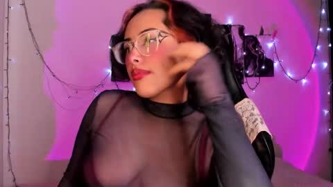 Willow                      Hours 12pm to 630pm Colombian time FRIDAY AND SUNDAY FREE DAYS online show from 5, 11, 2025