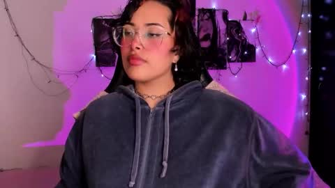 Willow                      Hours 12pm to 630pm Colombian time FRIDAY AND SUNDAY FREE DAYS online show from 10, 11, 2025