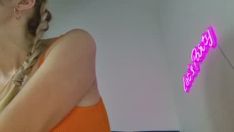 Snapshot of pokemon7ik chatting on 4, 8, 2026 Karolina online show from 4, 8, 2026