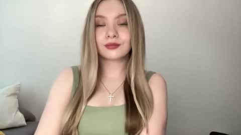 Snapshot of polishangel222 chatting on 6, 6, 2026 polishangel222 online show from 6, 6, 2026