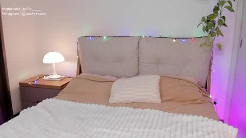 Polly online show from 4, 12, 2024