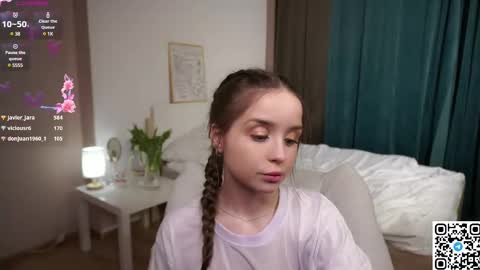 Snapshot of polly_dollie_ chatting on 8, 3, 2025 Renet online show from 8, 3, 2025