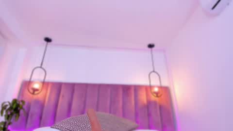 POLLY online show from 8, 4, 2026