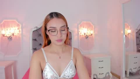 Snapshot of pollygrey_ chatting on 4, 3, 2025 Carolina online show from 4, 3, 2025