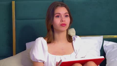 Polly online show from 25, 2, 2025