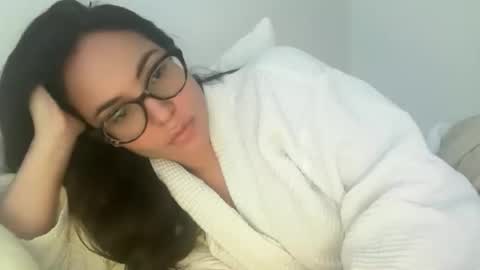 Snapshot of pollyyypocket chatting on 8, 11, 2025 Polly Pocket online show from 8, 11, 2025