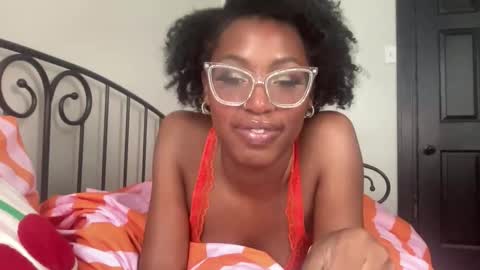 Snapshot of popasprincess chatting on 8, 5, 2026 princess online show from 8, 5, 2026