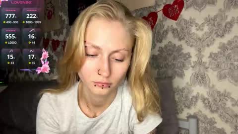 Snapshot of porshes chatting on 30, 9, 2025 HERES SILVIA AND OlIVIA WELCOME EVERYONE LOVENSE DOMI REACT TO YOUR TIPS LETS MAKE A GREAT SHOW TOGETHER online show from 30, 9, 2025
