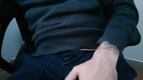 Snapshot of porw23 chatting on 17, 10, 2025 porw23 online show from 17, 10, 2025