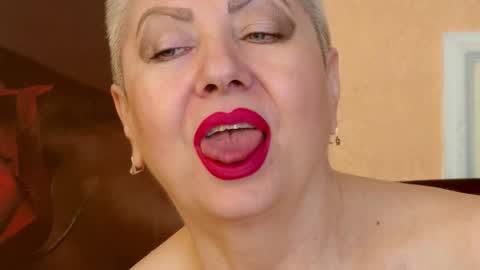 Snapshot of posh_lady chatting on 15, 10, 2025 LADY POSH online show from 15, 10, 2025