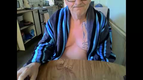 Snapshot of poshman65 chatting on 5, 6, 2026 poshman65 online show from 5, 6, 2026