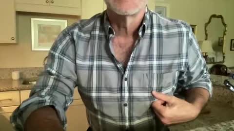 Snapshot of post01card chatting on 13, 10, 2025 Post online show from 13, 10, 2025