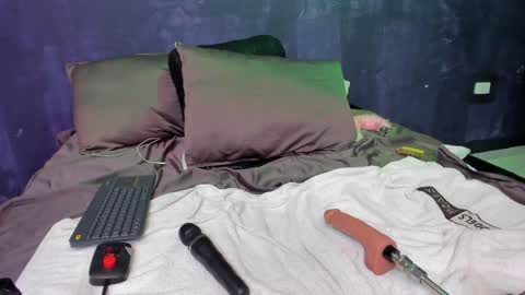 Powder  online show from 5, 2, 2025