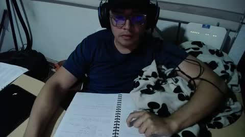 powerfulzeus2 online show from 15, 9, 2025