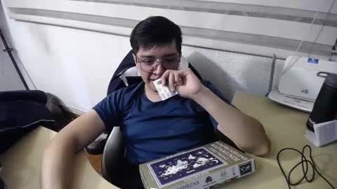 powerfulzeus2 online show from 23, 12, 2025