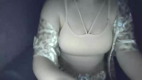 Snapshot of pralinne_ chatting on 13, 2, 2025 pralinne_ online show from 13, 2, 2025