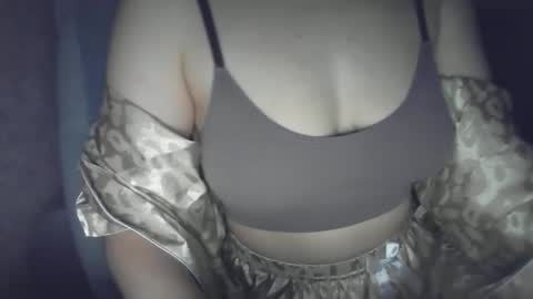 Snapshot of pralinne_ chatting on 15, 2, 2025 pralinne_ online show from 15, 2, 2025