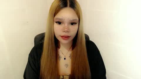 MAXXINE online show from 5, 11, 2025