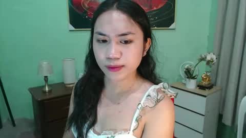 claire online show from 28, 4, 2026