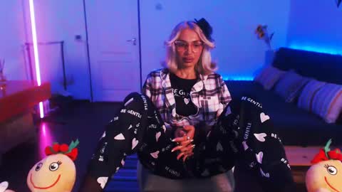 Victoria online show from 12, 12, 2024