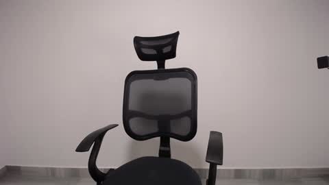 Snapshot of present_the_magic chatting on 3, 12, 2024 Plux online show from 3, 12, 2024