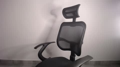 Snapshot of present_the_magic chatting on 19, 1, 2025 Plux online show from 19, 1, 2025