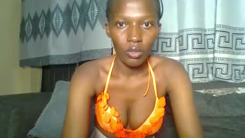 Snapshot of prettie_petitee chatting on 4, 2, 2026 prettie_petitee online show from 4, 2, 2026