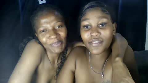 Snapshot of prettie_petitee chatting on 6, 7, 2026 prettie_petitee online show from 6, 7, 2026