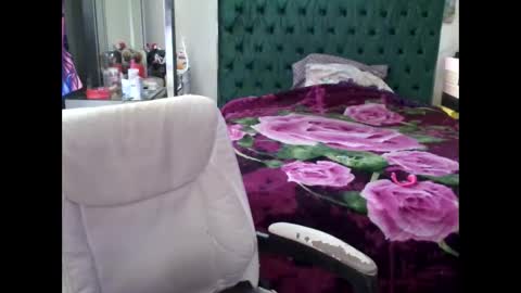 Yasmine pretty online show from 15, 10, 2025