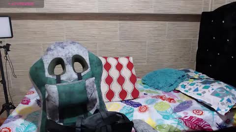 pretty_cristal22 online show from 7, 1, 2025