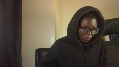 pretty_kemmy online show from 8, 10, 2025