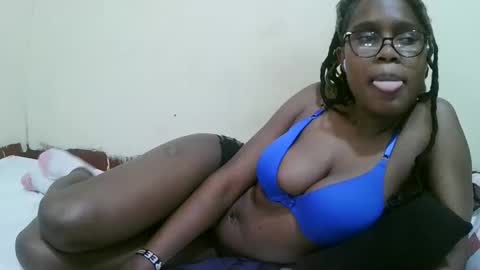 Snapshot of pretty_mellan chatting on 23, 2, 2025 pretty_mellan online show from 23, 2, 2025