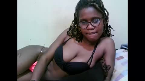 Snapshot of pretty_mellan chatting on 8, 3, 2025 pretty_mellan online show from 8, 3, 2025
