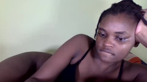 pretty_miya online show from 19, 12, 2024