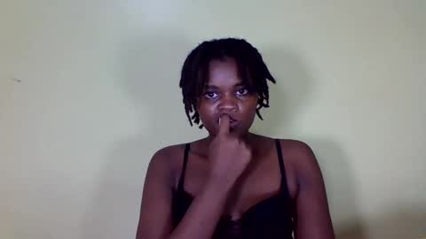 pretty_miya online show from 26, 12, 2024