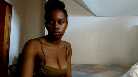 Snapshot of pretty_nyra chatting on 19, 6, 2026 Nyra online show from 19, 6, 2026