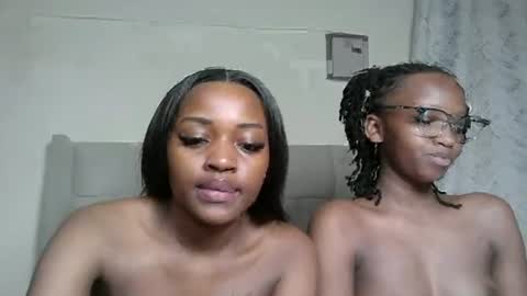 Snapshot of pretty_petite18 chatting on 15, 6, 2026 lynn online show from 15, 6, 2026