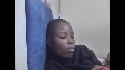 Snapshot of pretty_petite_ebony chatting on 17, 4, 2026 pretty_petite_ebony online show from 17, 4, 2026