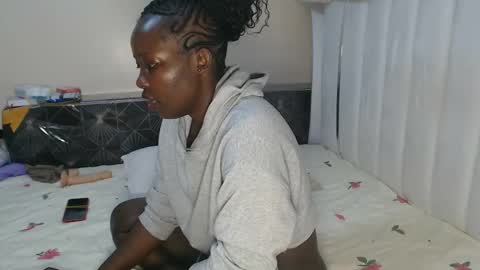 Snapshot of pretty_pussy2 chatting on 11, 9, 2025 Essy online show from 11, 9, 2025