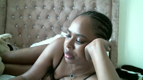 Snapshot of pretty_zii chatting on 16, 9, 2025 zii online show from 16, 9, 2025