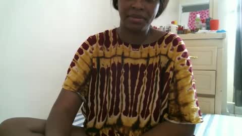 Snapshot of pretty_zii chatting on 6, 10, 2025 zii online show from 6, 10, 2025