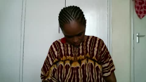 Snapshot of pretty_zii chatting on 7, 10, 2025 zii online show from 7, 10, 2025