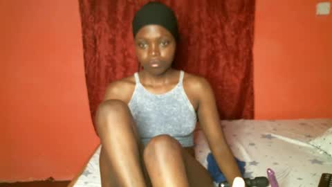 SaraCattra online show from 24, 1, 2025