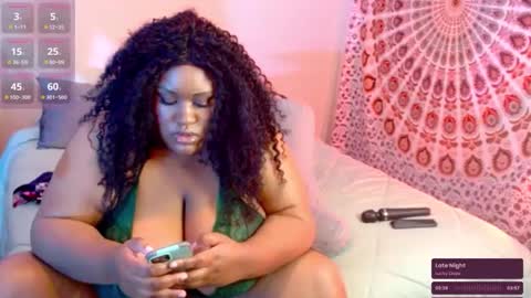 Snapshot of prettybabee120 chatting on 5, 2, 2025 Miss Pretty online show from 5, 2, 2025