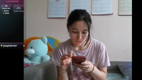 Snapshot of prettybella_7 chatting on 23, 12, 2024 Bella online show from 23, 12, 2024