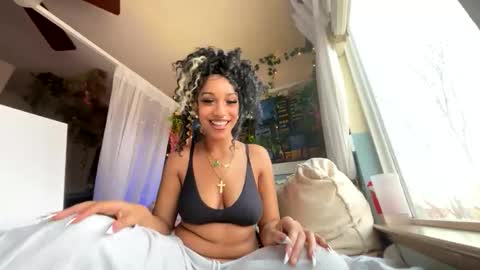 Snapshot of prettyblackgal chatting on 2, 2, 2026 prettyblackgal online show from 2, 2, 2026